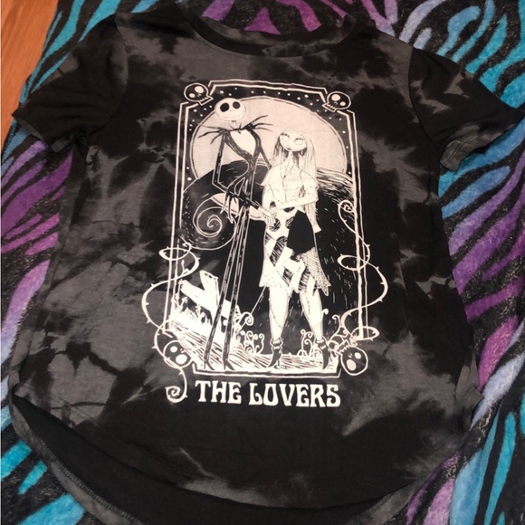 Disney Tops - 🎄Disney nightmare before Christmas graphic tee